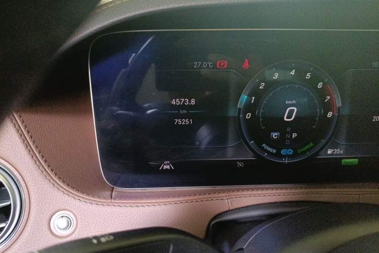 Used Mercedes-Benz S-Class 2019 S 320 L Prestige Edition Odometer Close Up