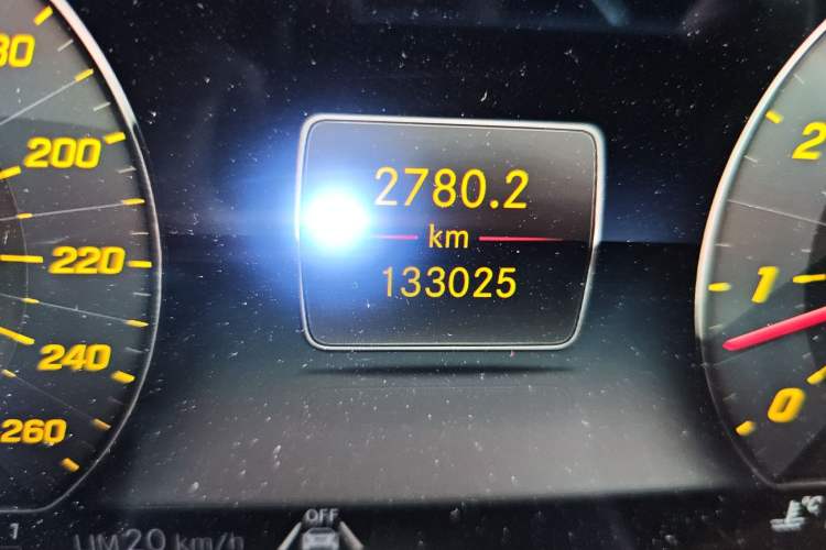 Used Mercedes-Benz S-Class 2019 S 350 L Luxury Edition Prestige Edition Odometer Close Up