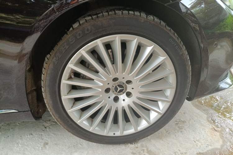 Used Mercedes-Benz S-Class 2019 S 320 L Prestige Edition Right Front Wheel Hub
