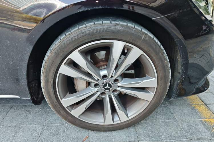 Used Mercedes-Benz S-Class 2019 S 350 L Luxury Edition Prestige Edition Right Front Wheel Hub