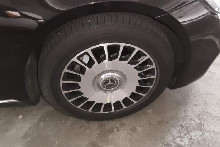 Used Mercedes-Benz S-Class 2019 S 320 L Right Front Wheel Hub