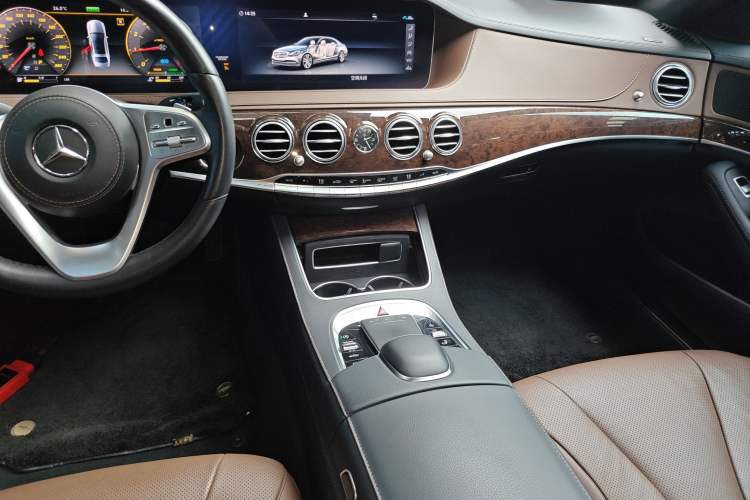 Used Mercedes-Benz S-Class 2019 S 320 L Audio And AC Panel