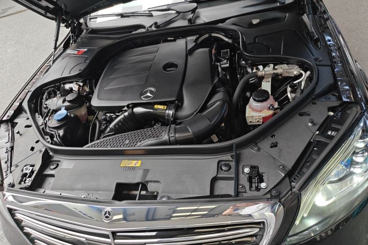 Used Mercedes-Benz S-Class 2019 S 320 L Engine Bay