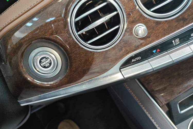 Used Mercedes-Benz S-Class 2019 S 320 L Interior 1