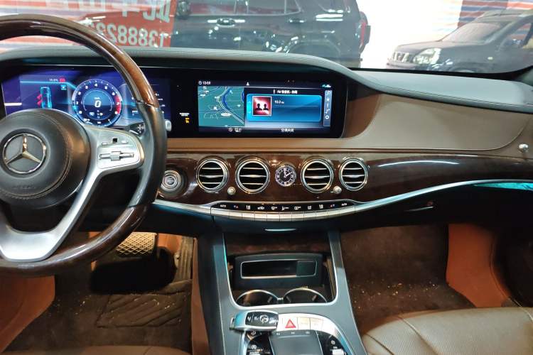Used Mercedes-Benz S-Class 2019 S 350 L Executive Edition Audio And AC Panel