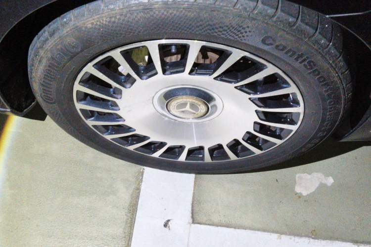 Used Mercedes-Benz S-Class 2019 S 320 L Right Front Wheel Hub