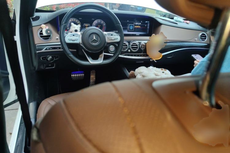 Used Mercedes-Benz S-Class 2019 S 450 L 4MATIC Exclusive Edition Center Console