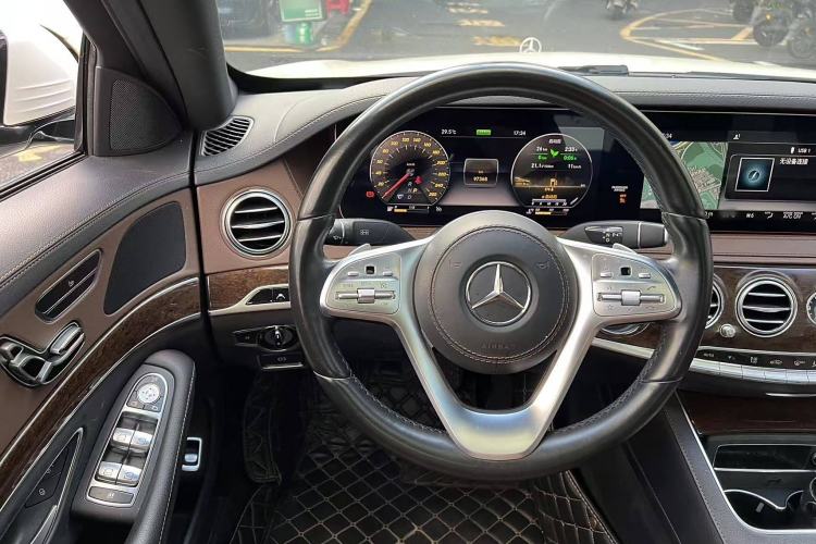 Used Mercedes-Benz S-Class 2019 S 320 L Interior 2