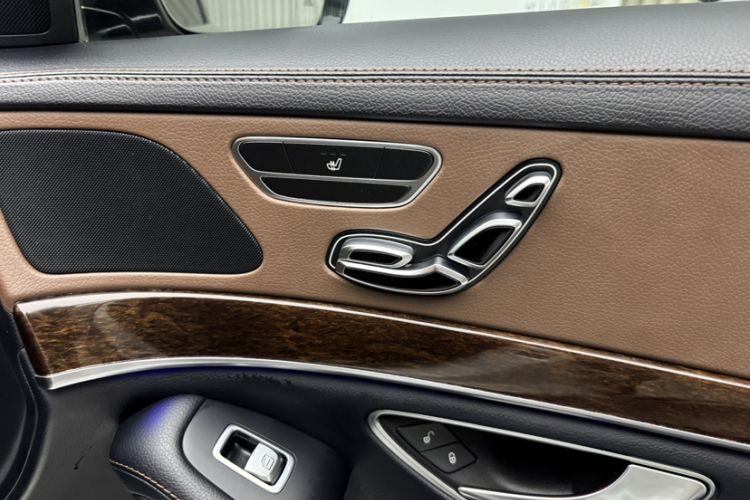 Used Mercedes-Benz S-Class 2019 S 320 L Interior 3