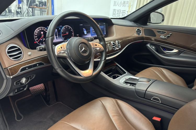 Used Mercedes-Benz S-Class 2019 S 320 L Interior 4