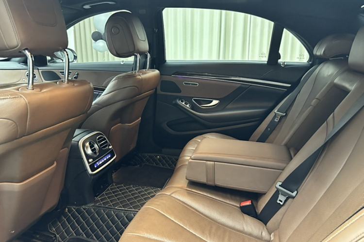 Used Mercedes-Benz S-Class 2019 S 320 L Interior 5