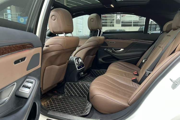 Used Mercedes-Benz S-Class 2019 S 320 L Interior 5