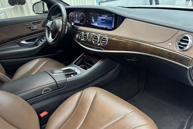 Used Mercedes-Benz S-Class 2019 S 320 L Interior 6
