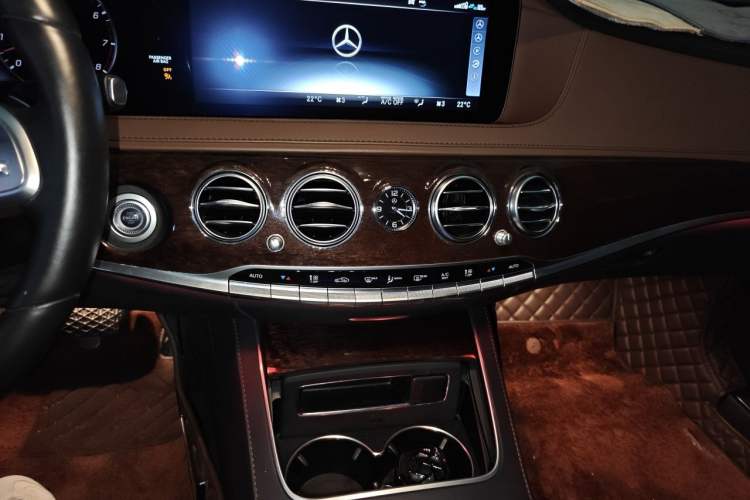 Used Mercedes-Benz S-Class 2020 S 350 L Business Class Ultimate Edition Audio And AC Panel