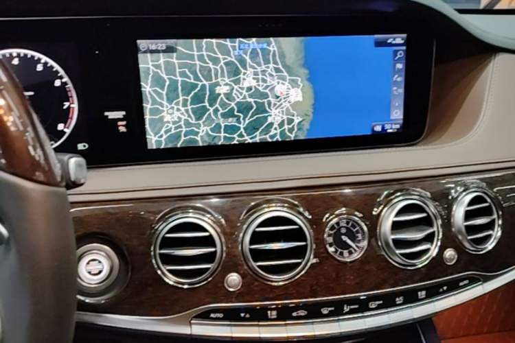 Used Mercedes-Benz S-Class 2020 S 350 L Business Class Ultimate Edition Audio And AC Panel