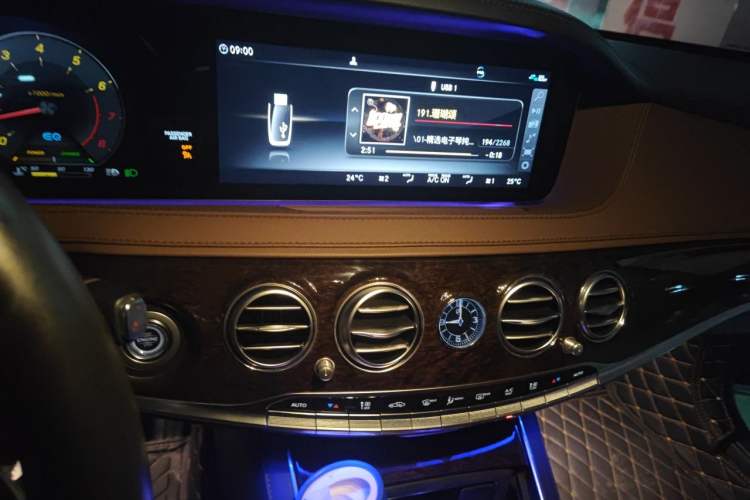 Used Mercedes-Benz S-Class 2020 S 350 L Business Class Ultimate Edition Audio And AC Panel