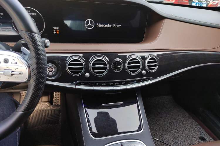 Used Mercedes-Benz S-Class 2020 S 450 L 4MATIC Exclusive Edition Audio And AC Panel