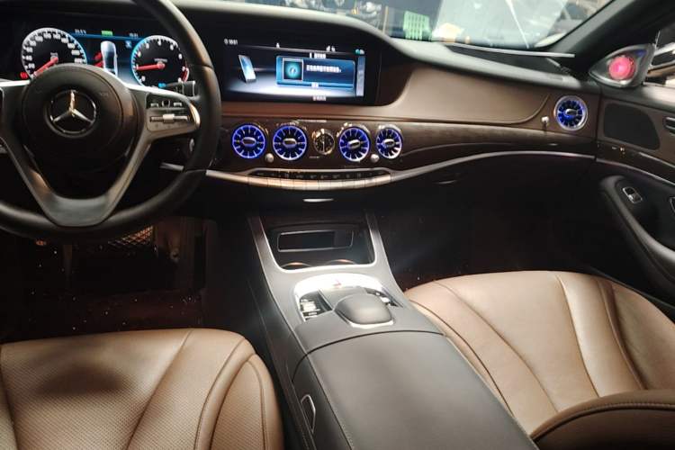 Used Mercedes-Benz S-Class 2020 S 350 L Business Class Ultimate Edition Audio And AC Panel