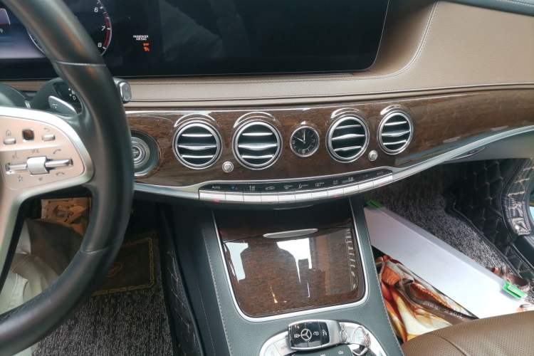 Used Mercedes-Benz S-Class 2020 S 350 L Business Class Ultimate Edition Audio And AC Panel