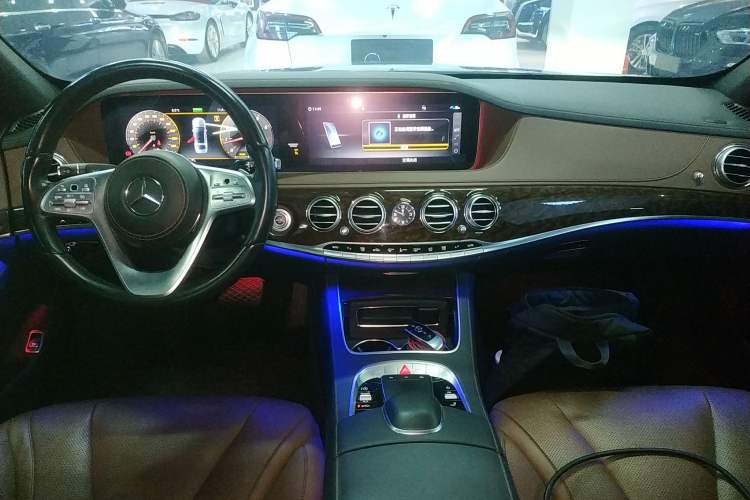 Used Mercedes-Benz S-Class 2020 S 350 L Business Class Ultimate Edition Center Console