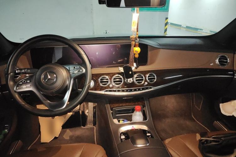 Used Mercedes-Benz S-Class 2020 S 350 L Business Class Ultimate Edition Center Console