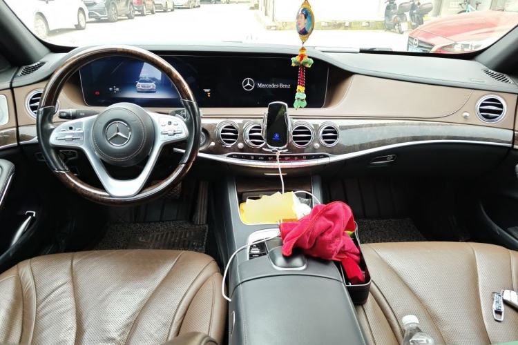Used Mercedes-Benz S-Class 2020 S 350 L Business Class Ultimate Edition Center Console
