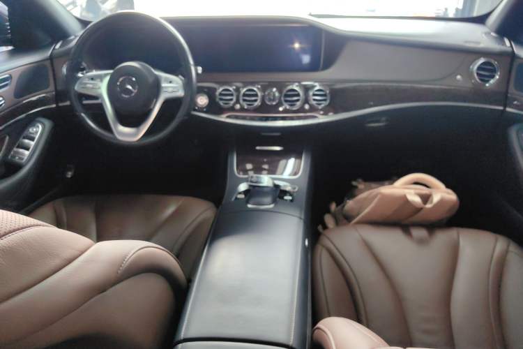 Used Mercedes-Benz S-Class 2020 S 350 L Business Class Ultimate Edition Center Console