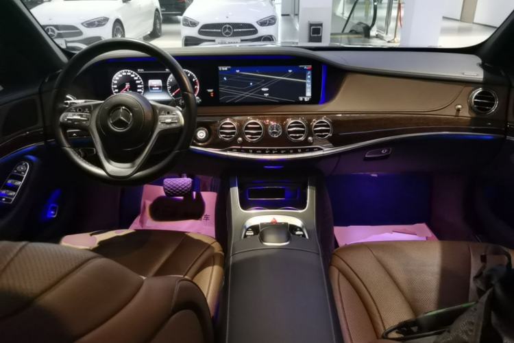 Used Mercedes-Benz S-Class 2020 S 350 L Business Class Ultimate Edition Center Console