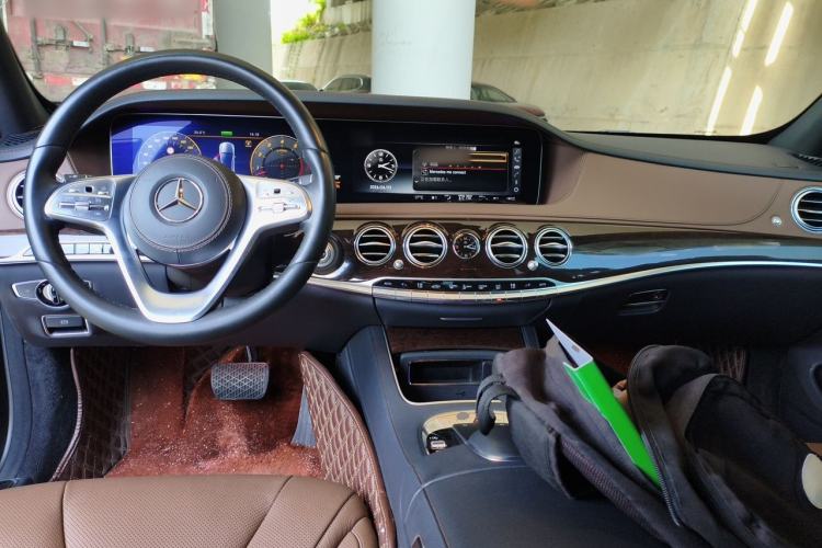 Used Mercedes-Benz S-Class 2020 S 350 L Business Class Ultimate Edition Center Console