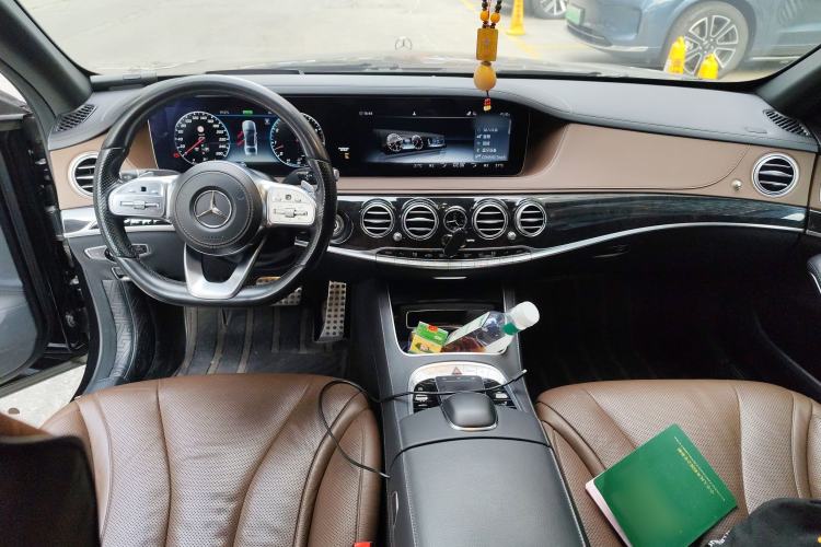 Used Mercedes-Benz S-Class 2020 S 450 L 4MATIC Exclusive Edition Center Console