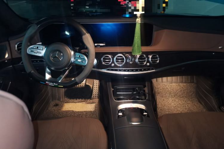 Used Mercedes-Benz S-Class 2020 S 450 L 4MATIC Exclusive Edition Center Console
