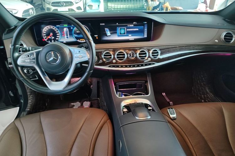 Used Mercedes-Benz S-Class 2020 S 350 L Business Class Ultimate Edition Center Console
