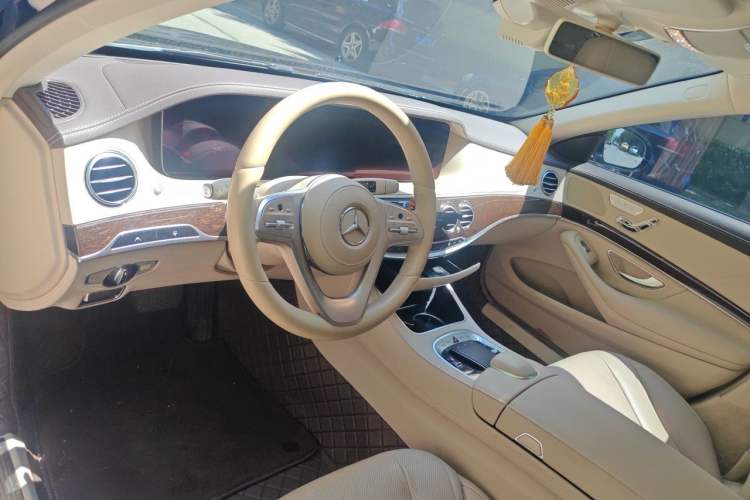 Used Mercedes-Benz S-Class 2020 S 350 L Business Class Ultimate Edition Center Console