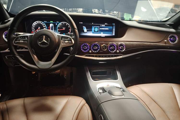 Used Mercedes-Benz S-Class 2020 S 350 L Business Class Ultimate Edition Center Console