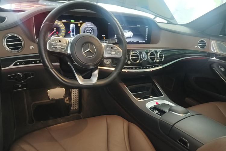 Used Mercedes-Benz S-Class 2020 S 450 L 4MATIC Exclusive Edition Center Console