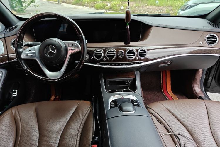 Used Mercedes-Benz S-Class 2020 S 350 L Business Class Ultimate Edition Center Console
