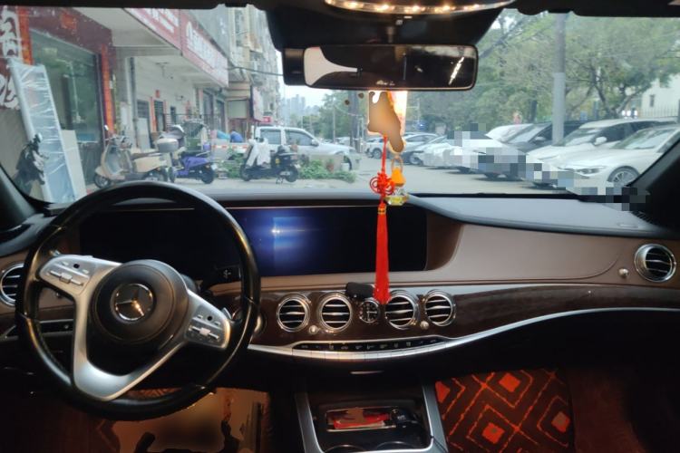 Used Mercedes-Benz S-Class 2020 S 350 L Business Class Ultimate Edition Center Console