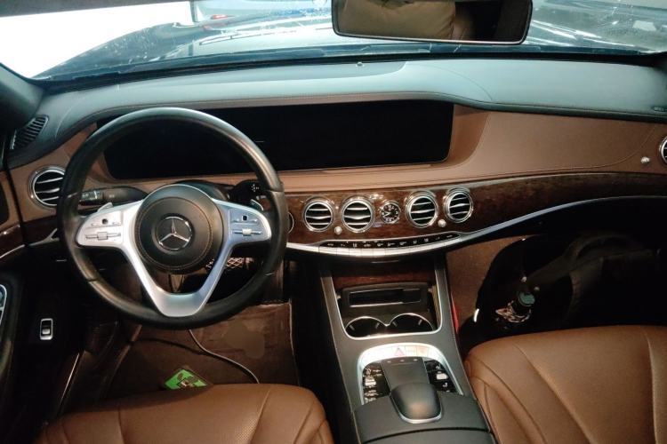 Used Mercedes-Benz S-Class 2020 S 350 L Business Class Ultimate Edition Center Console