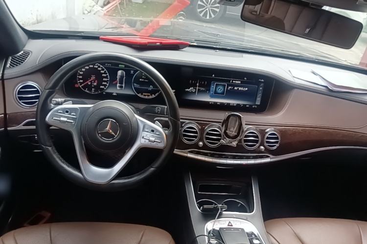 Used Mercedes-Benz S-Class 2020 S 350 L Business Class Ultimate Edition Center Console