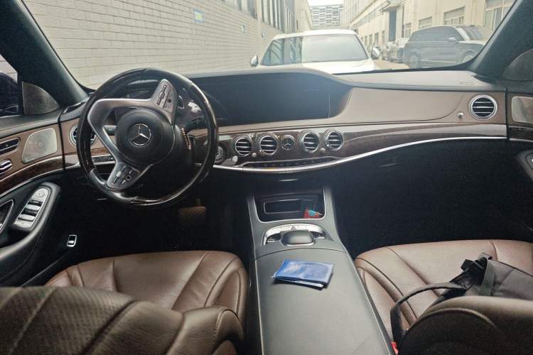 Used Mercedes-Benz S-Class 2020 S 350 L Business Class Ultimate Edition Center Console