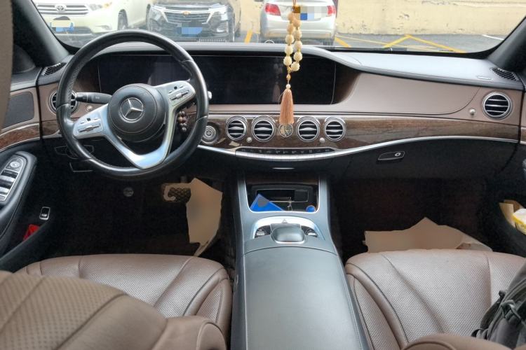 Used Mercedes-Benz S-Class 2020 S 350 L Business Class Ultimate Edition Center Console