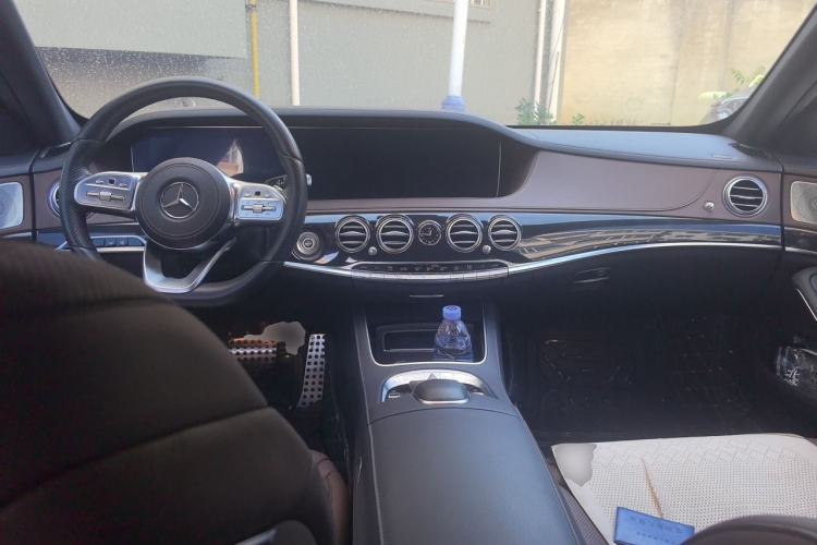 Used Mercedes-Benz S-Class 2020 S 450 L 4MATIC Exclusive Edition Center Console