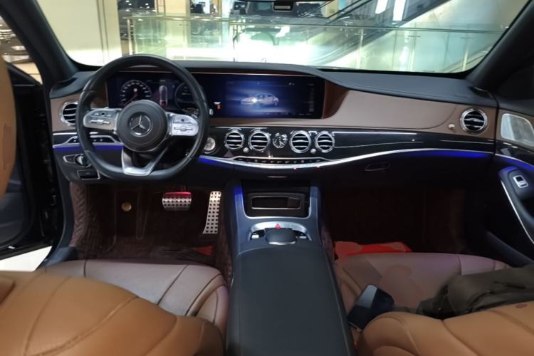 Used Mercedes-Benz S-Class 2020 S 450 L 4MATIC Exclusive Edition Center Console
