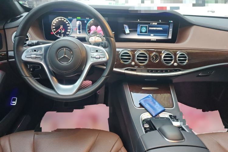 Used Mercedes-Benz S-Class 2020 S 350 L Business Class Ultimate Edition Center Console