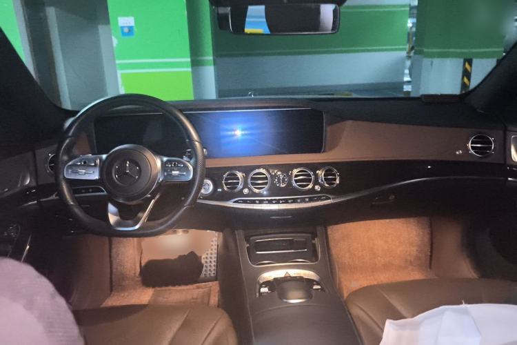 Used Mercedes-Benz S-Class 2020 S 450 L 4MATIC Exclusive Edition Center Console