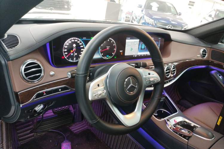 Used Mercedes-Benz S-Class 2020 S 350 L Business Class Ultimate Edition Center Console