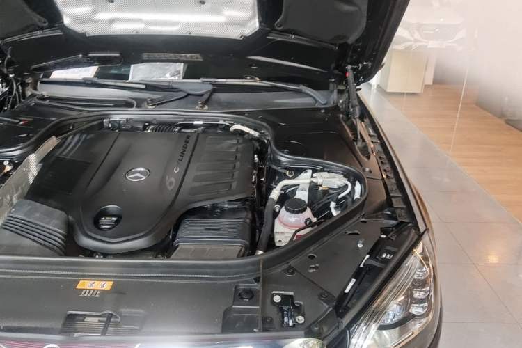 Used Mercedes-Benz S-Class 2020 S 350 L Exclusive Edition Prestige Collection Engine Bay Left