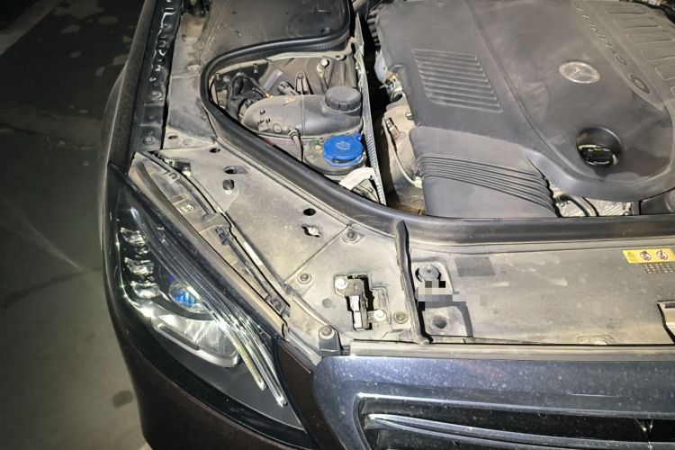 Used Mercedes-Benz S-Class 2020 S 350 L Exclusive Edition Prestige Collection Engine Bay Right