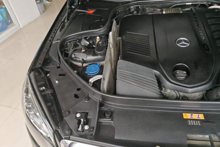 Used Mercedes-Benz S-Class 2020 S 350 L Exclusive Edition Prestige Collection Engine Bay Right