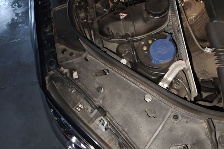 Used Mercedes-Benz S-Class 2020 S 350 L Business Class Ultimate Edition Engine Bay Right